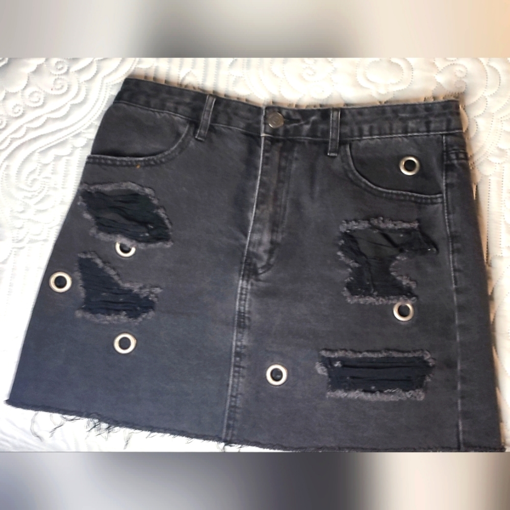 Forever 21 black distressed mini skirt light/medium wash #16 - Picture 1 of 7